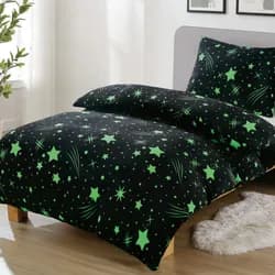Jemné mikroplyš povlečení Homa DEBORAH STAR BLACK 140x200 cm Jemné mikroplyš povlečení Homa DEBORAH STAR BLACK 140x200 cm - 140x200 cm - 1x polštář 1x přikrývka - zip
